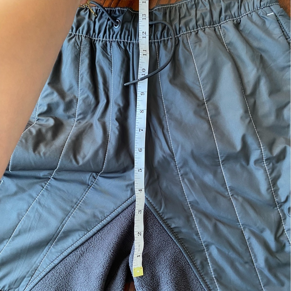 Nike Women’s Pinstripe Black Thermal Joggers – Size Small very warm and soft - Picture 11 of 15